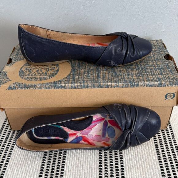 BORN 6.5 Lilly Navy Leather Distressed Flats - Picture 4 of 6